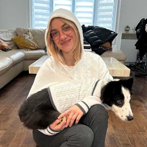 Profile image for pet sitter Xhulia