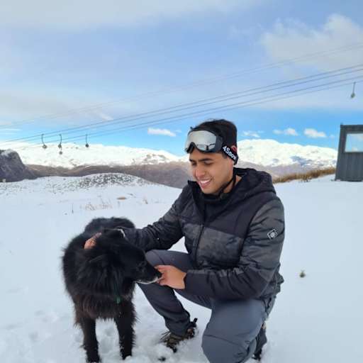 Profile image for pet sitters Sebastian & Nicole 