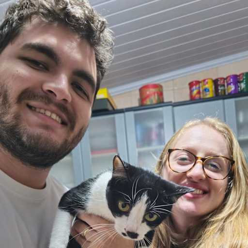 Profile image for pet sitters Felipe & Vivian