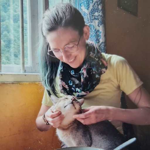 Profile image for pet sitter julia