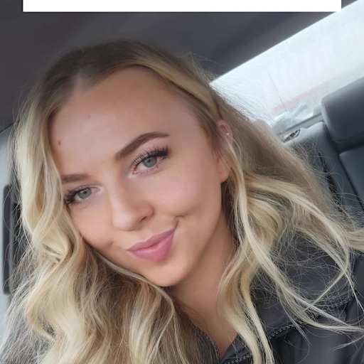 Profile image for pet sitter sarah
