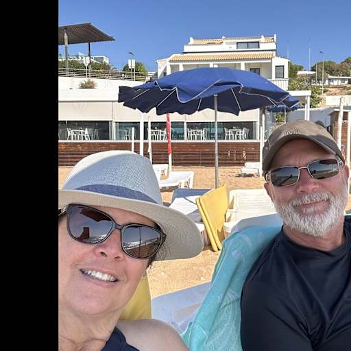 Profile image for pet sitters Angelique & Gary