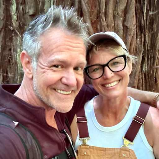 Profile image for pet sitters Linda & Ken