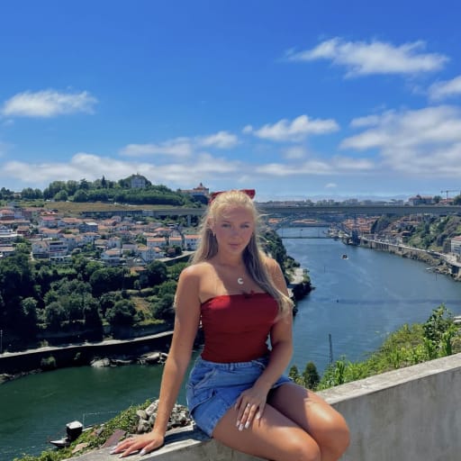 Profile image for pet sitter Claudia