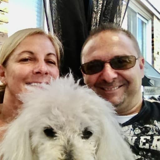 Profile image for pet sitters Mark & Darlene