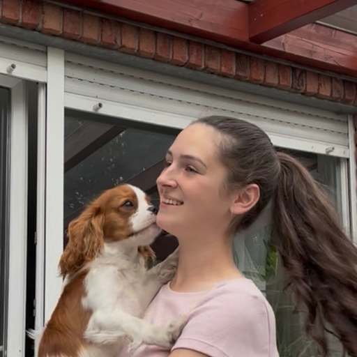 Profile image for pet sitter Zoe