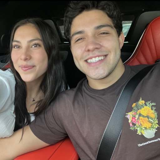 Profile image for pet sitters ALEJANDRO & Regina