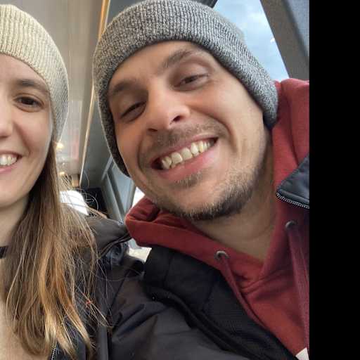 Profile image for pet sitters Lucia & Nicolas