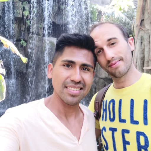 Profile image for pet sitters David & Felipe 