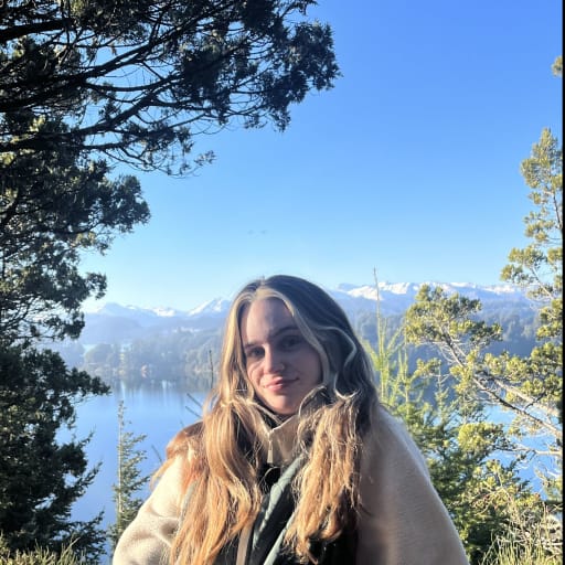 Profile image for pet sitter Zoe