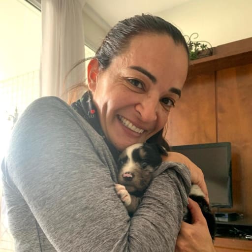 Profile image for pet sitter Flávia Camello