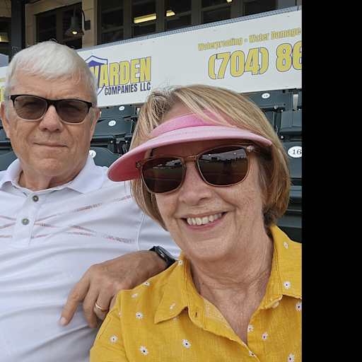 Profile image for pet sitters Ginger & Gene