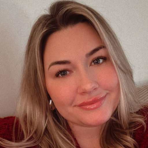 Profile image for pet sitter Denise