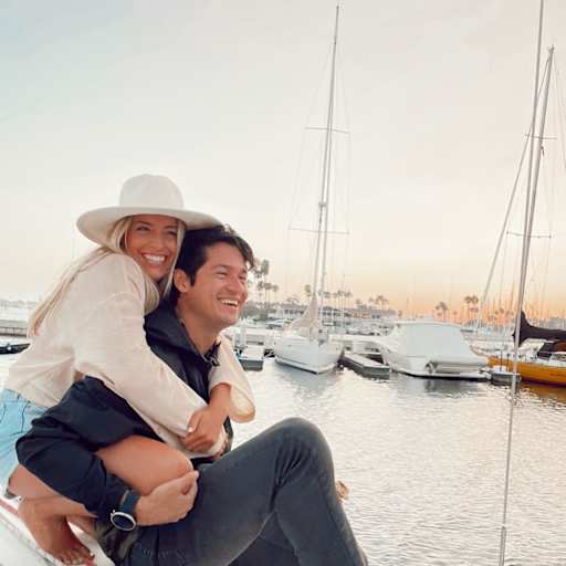 Profile image for pet sitters Lindsay & Cahil