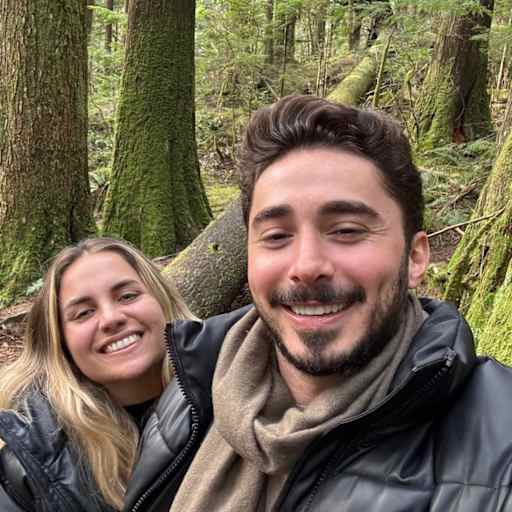 Profile image for pet sitters Rodrigo & Danielle