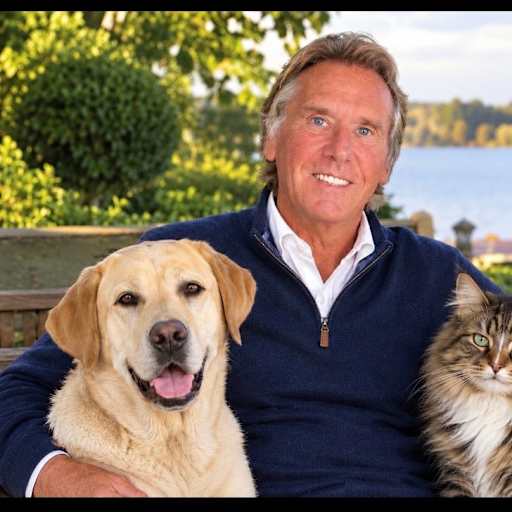 Profile image for pet sitter Warren