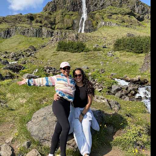 Profile image for pet sitters Manuela & Nashla