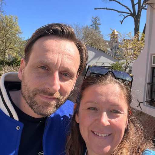 Profile image for pet sitters Maya & Glenn
