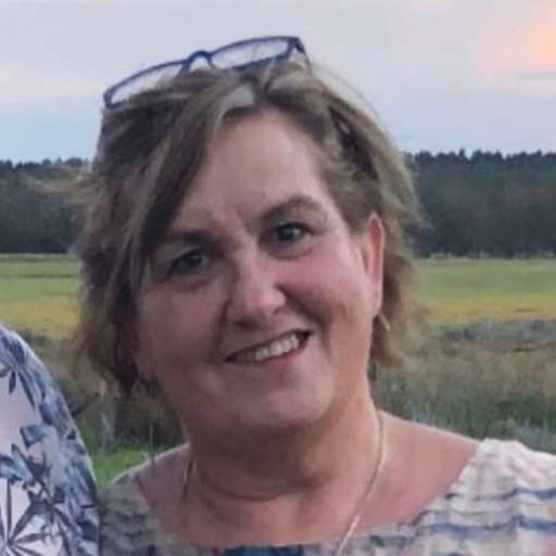 Profile image for pet sitter Robyn