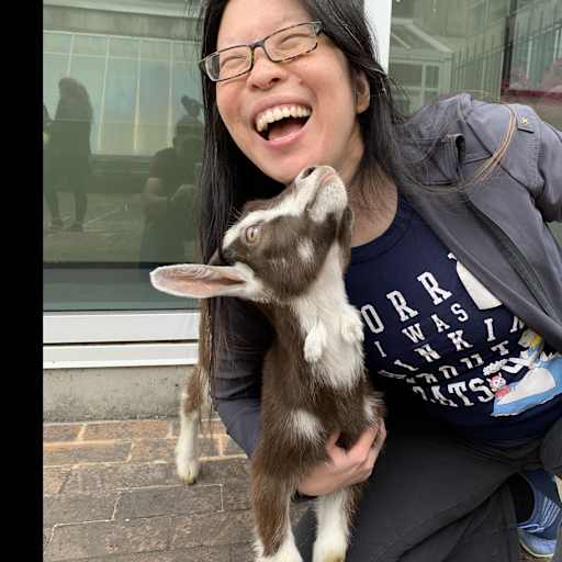 Profile image for pet sitter Emi