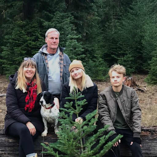 Profile image for pet sitters Genevieve & Michael