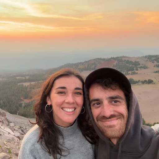 Profile image for pet sitters Jose Ignacio & Julia