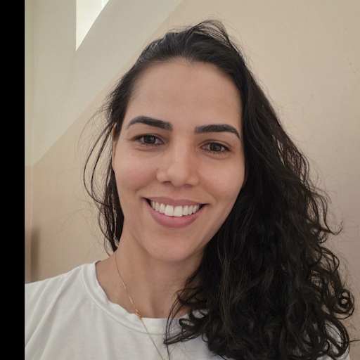 Profile image for pet sitter Flaviane