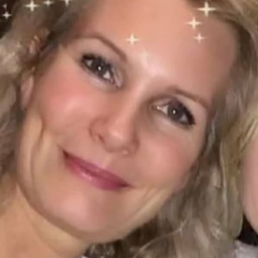 Profile image for pet sitter Maureen
