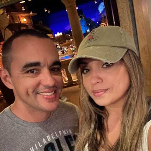 Profile image for pet sitters Yolanda and Alex & Alex