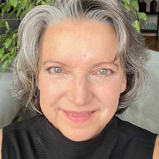 Profile image for pet sitter Madena