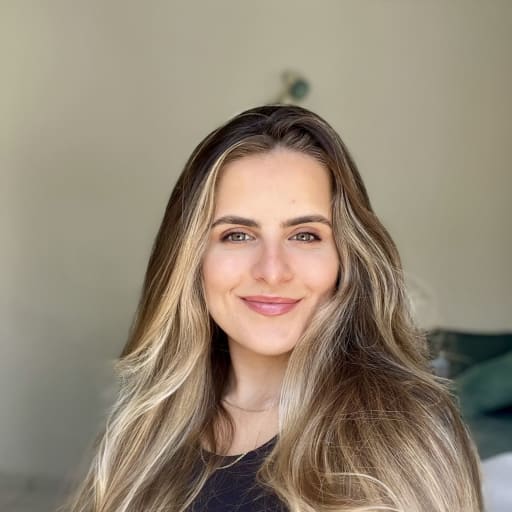 Profile image for pet sitter leticia