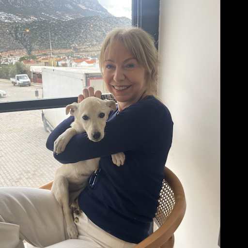 Profile image for pet sitters Teresa & Tony