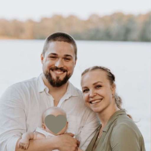 Profile image for pet sitters Kevin & Vanessa