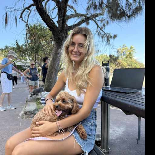Profile image for pet sitter Julia