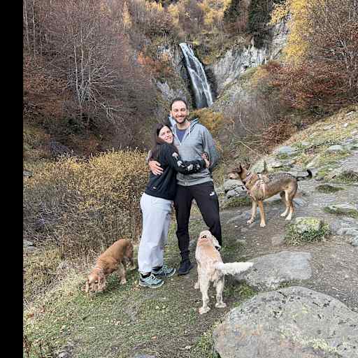 Profile image for pet sitters Victoria & Hernán