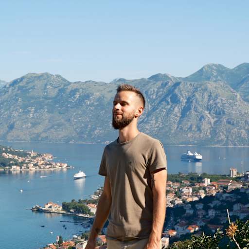 Profile image for pet sitters Silvan & Emine Eslem