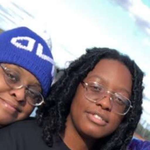 Profile image for pet sitters Jocelyn & Paris
