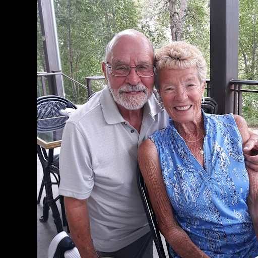 Profile image for pet sitters Robert & Eleanor