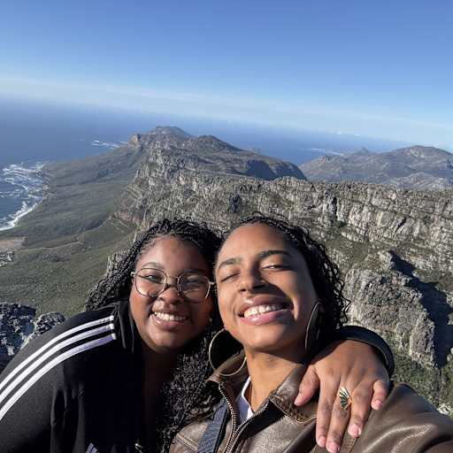 Profile image for pet sitters Emmanuelle & Daydy