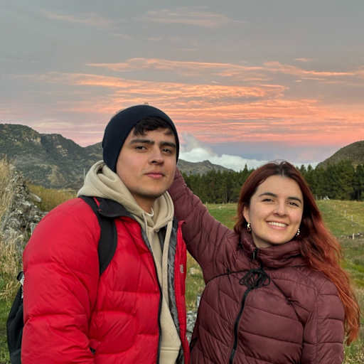 Profile image for pet sitters Marian & Jorge