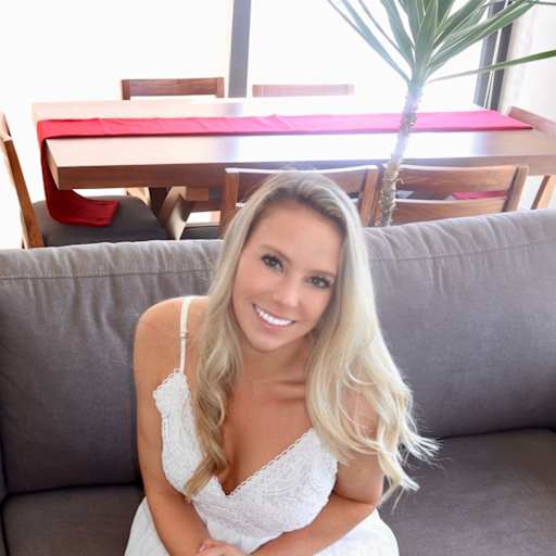 Profile image for pet sitter Theora