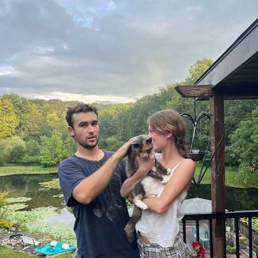 Profile image for pet sitters Iris & Liam