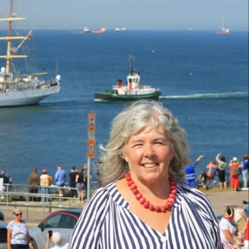 Profile image for pet sitter Elaine