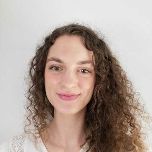 Profile image for pet sitter Liana