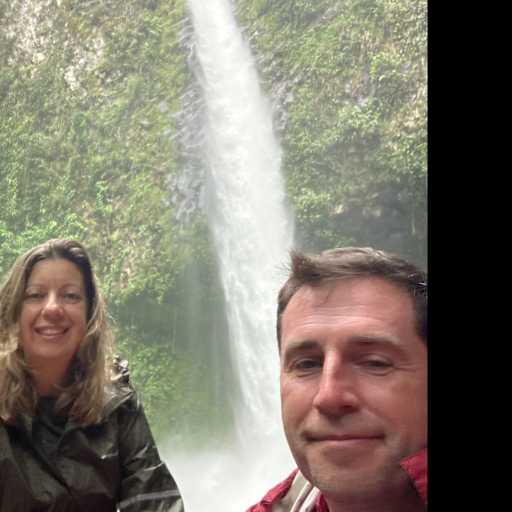 Profile image for pet sitters Ana Beatriz & Jason