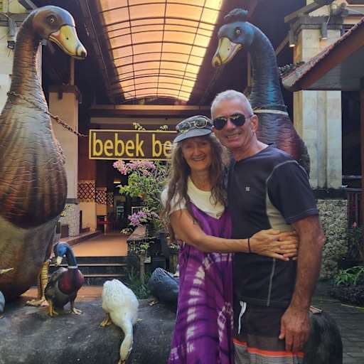 Profile image for pet sitters Lindsay & Dean