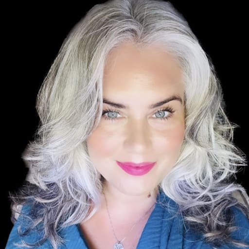 Profile image for pet sitter Lindsey