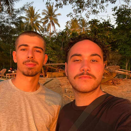 Profile image for pet sitters Vitor & Jules