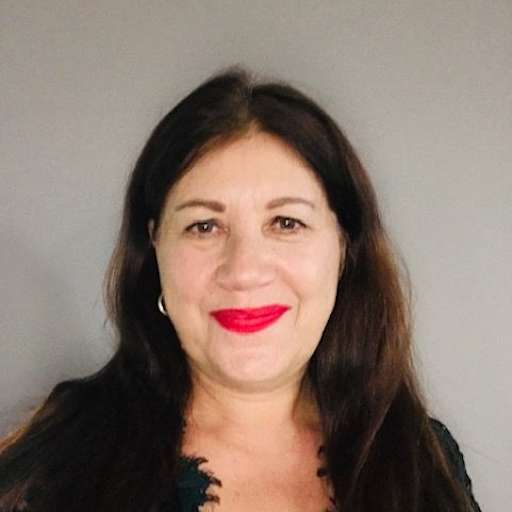 Profile image for pet sitter Beverly