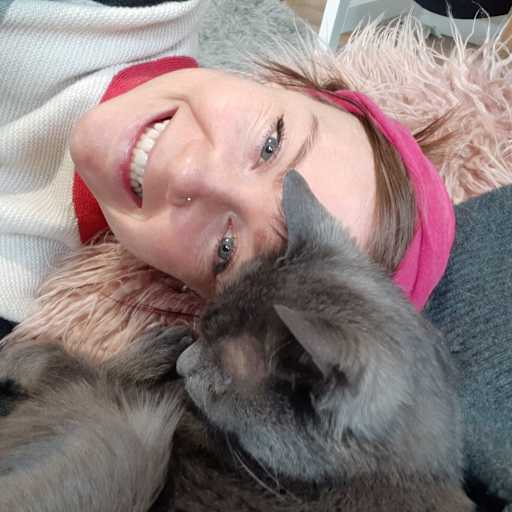 Profile image for pet sitter Tina